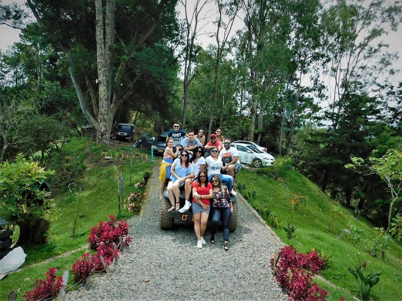 Bacoa Hostel Guatape Bagian luar foto