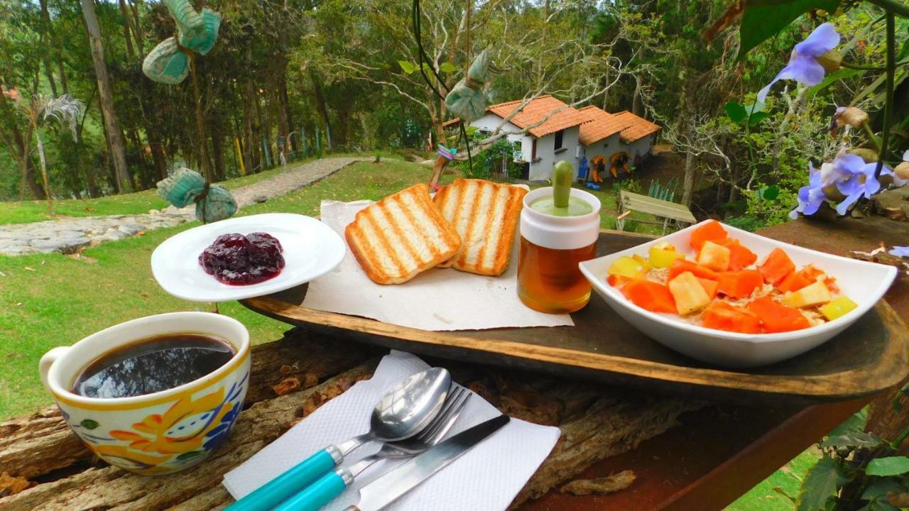 Bacoa Hostel Guatape Bagian luar foto