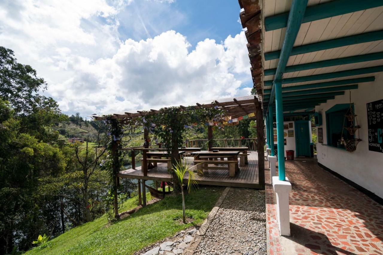 Bacoa Hostel Guatape Bagian luar foto